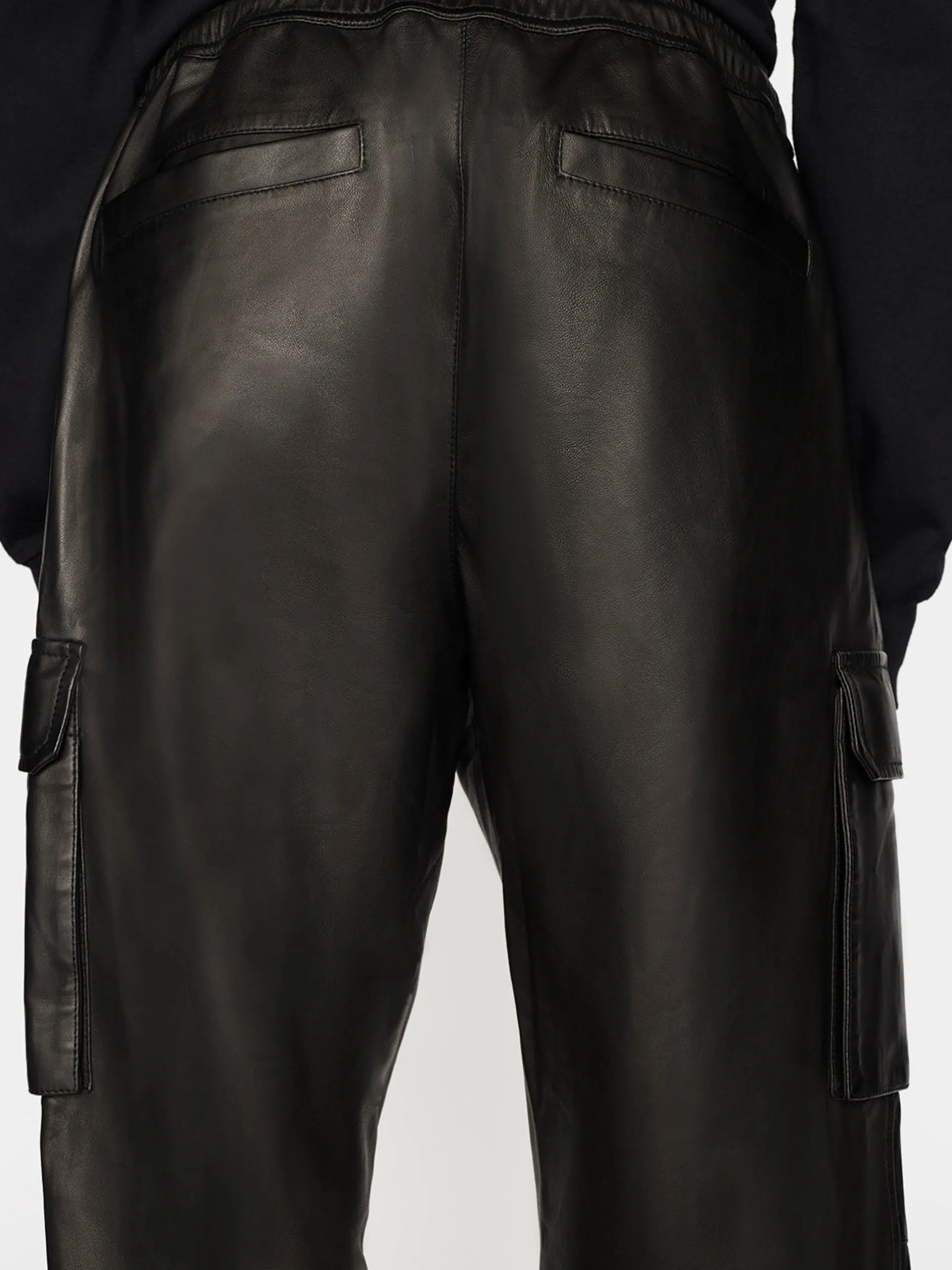 FRAME Cargo Leather Pant in< Leather & Suede|Pants & Shorts