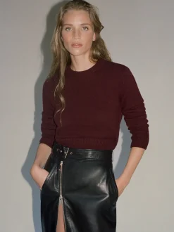 FRAME Cashmere Clean Crew in Deep Burgundy<Women Sweaters