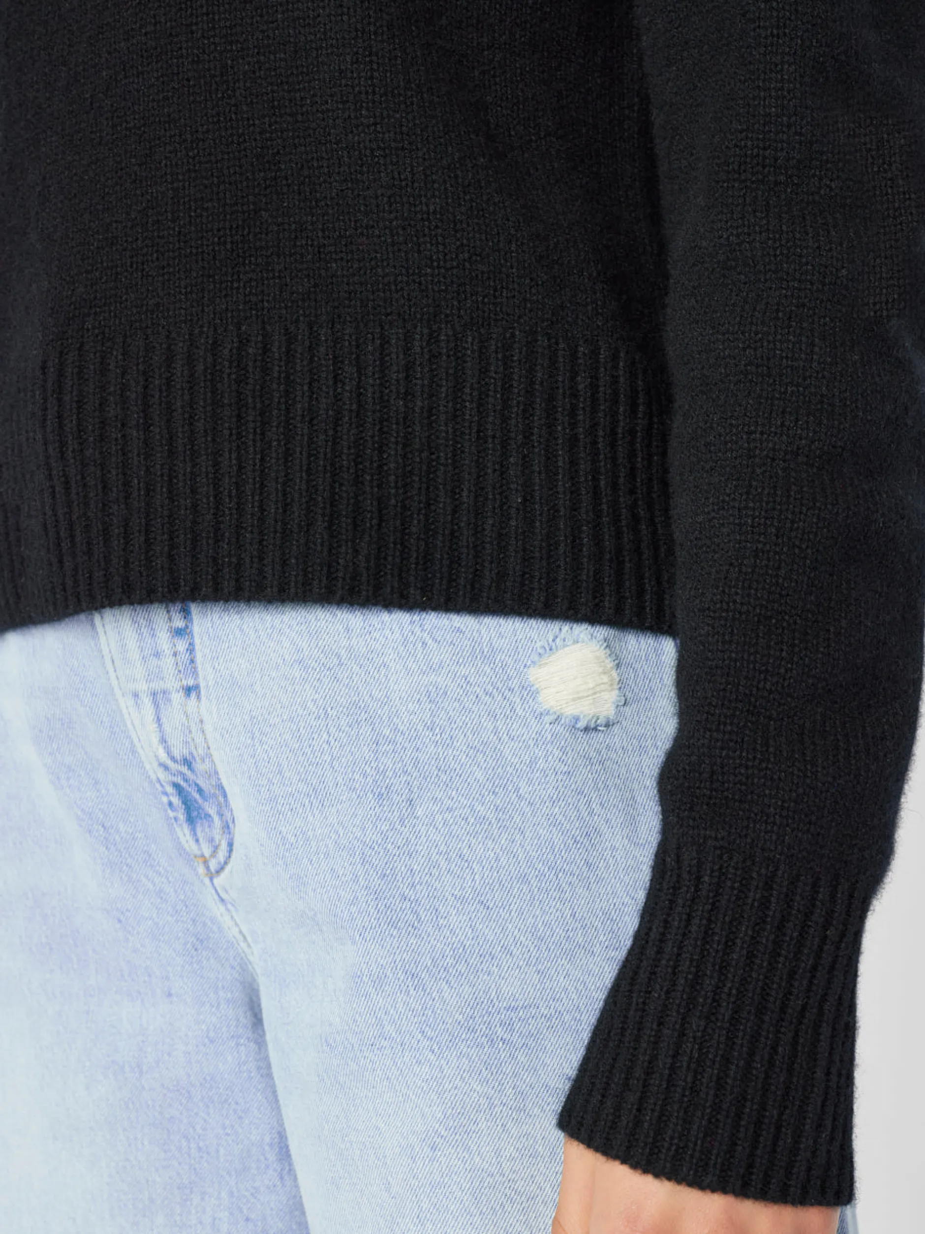 FRAME Cashmere Clean Crew in<Women Sweaters