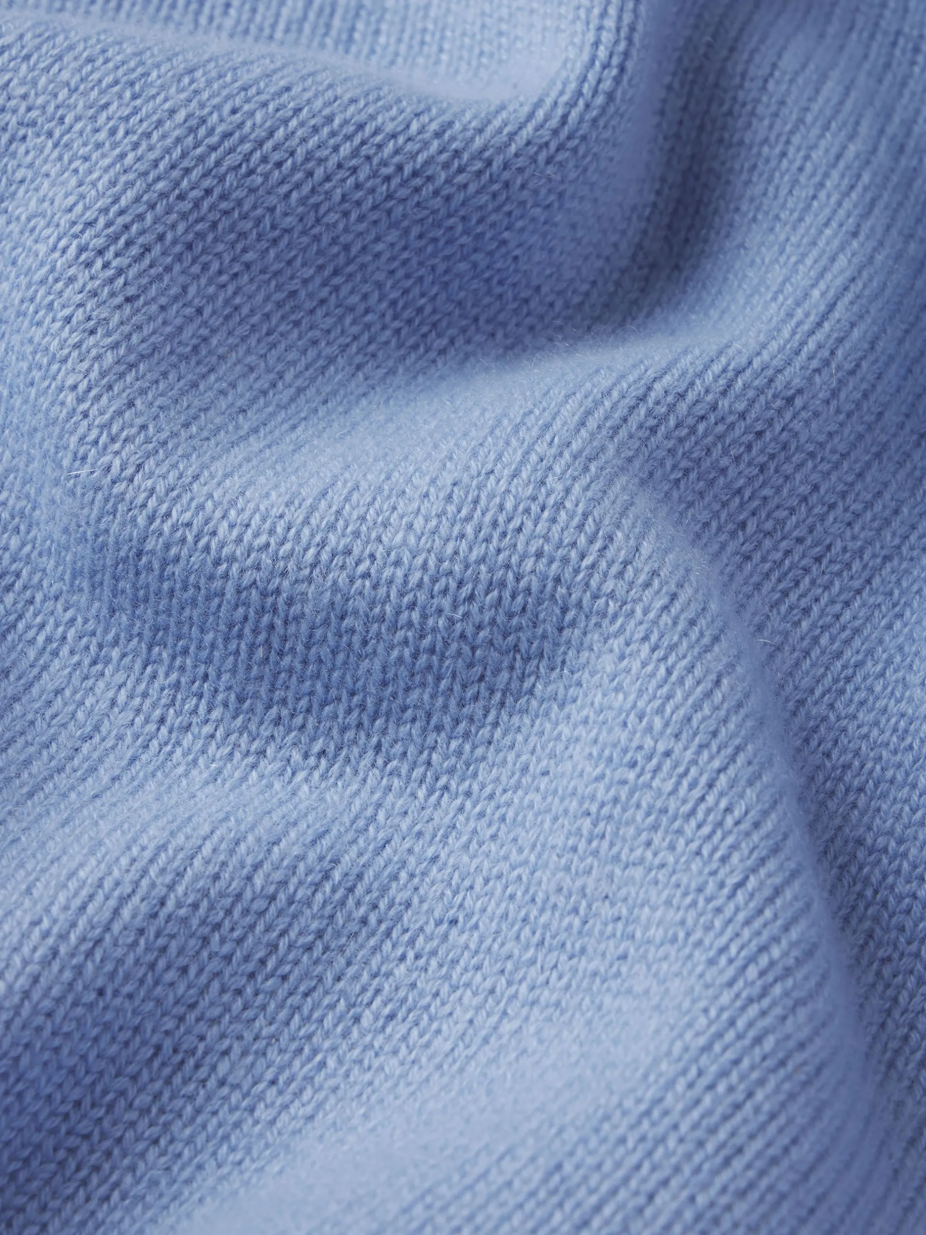 FRAME Cashmere Crewneck Sweater in Soft Blue< Sweaters & Hoodies