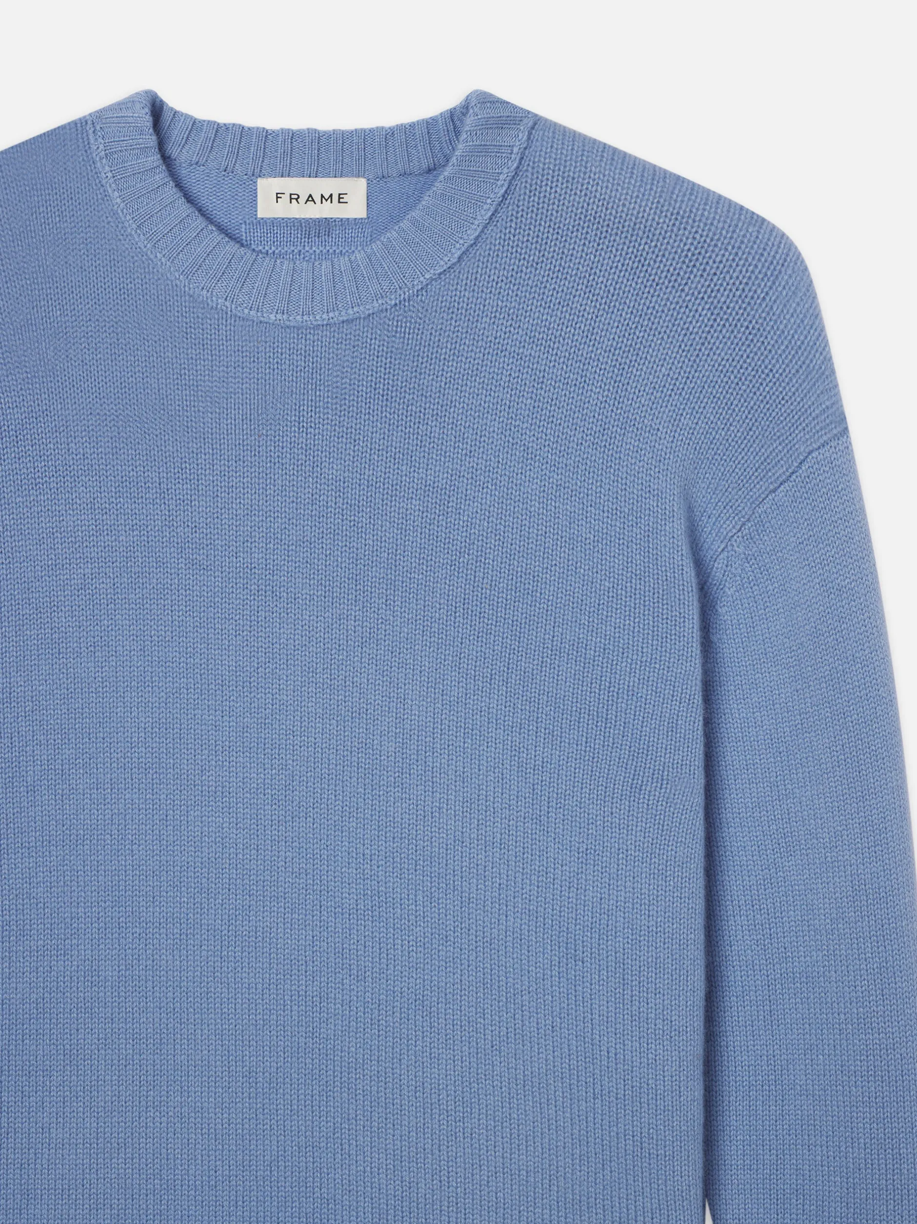 FRAME Cashmere Crewneck Sweater in Soft Blue< Sweaters & Hoodies