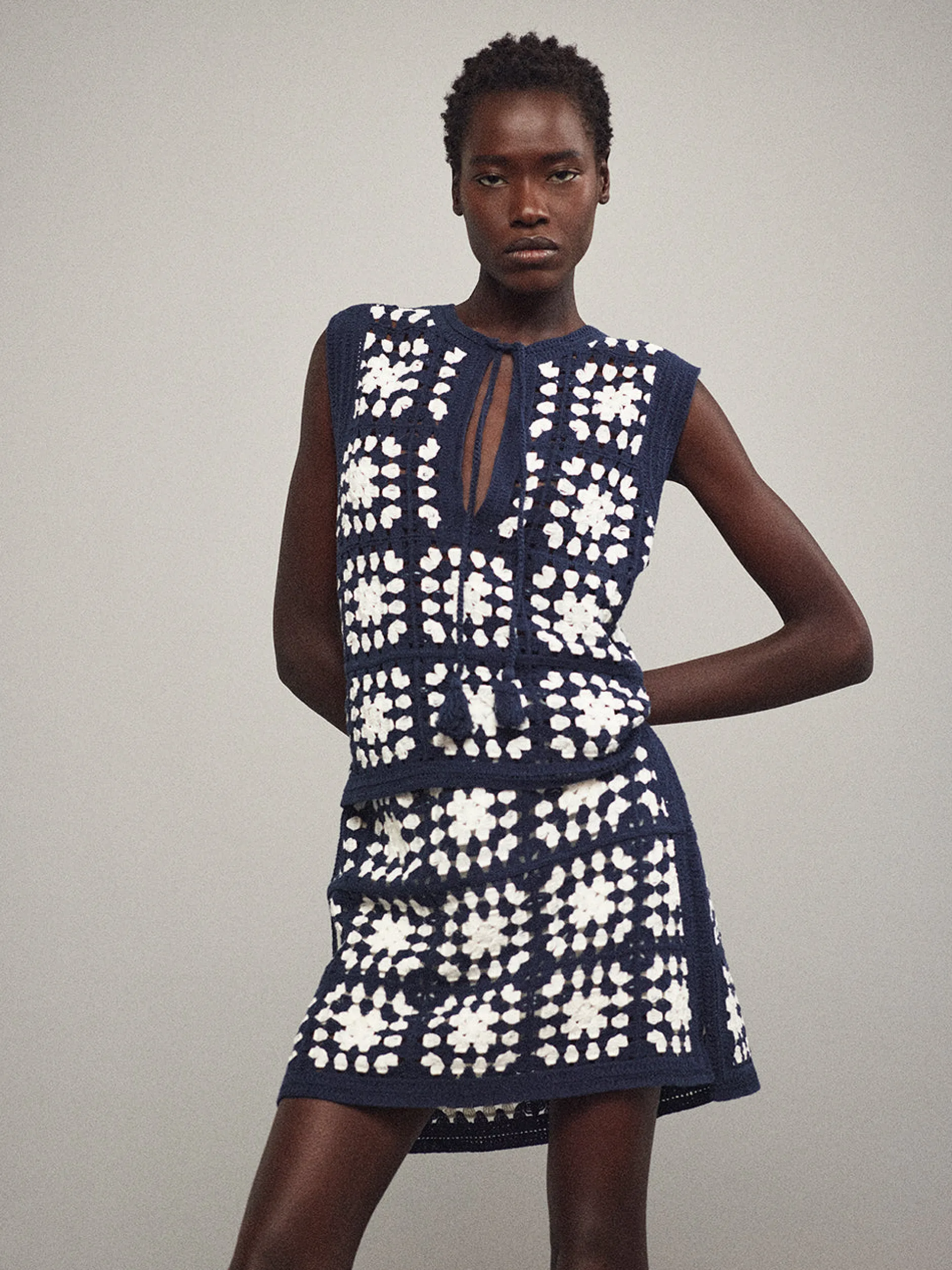 FRAME Crochet Tassel Popover in Navy Multi<Women Tops & Blouses