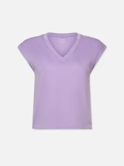 FRAME Easy V-Neck Tee in<Women Tanks & Tees