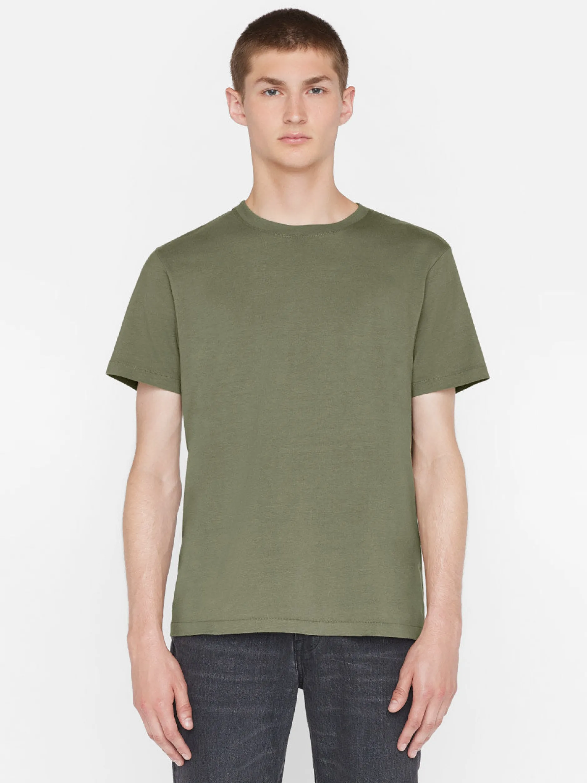 FRAME Logo Tee in Khaki Green< Tees & Polos