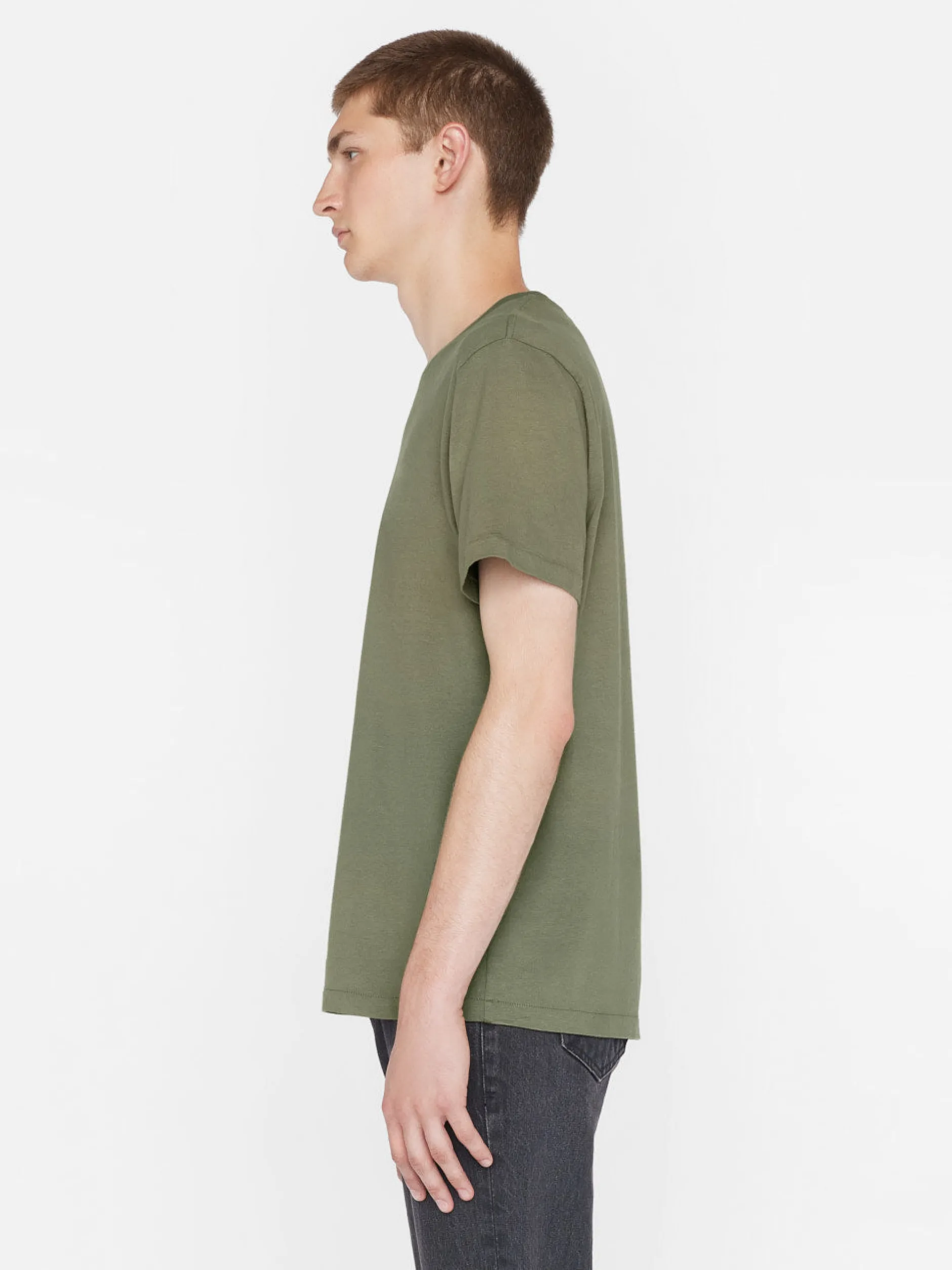 FRAME Logo Tee in Khaki Green< Tees & Polos
