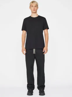 FRAME Logo Tee in< Tees & Polos