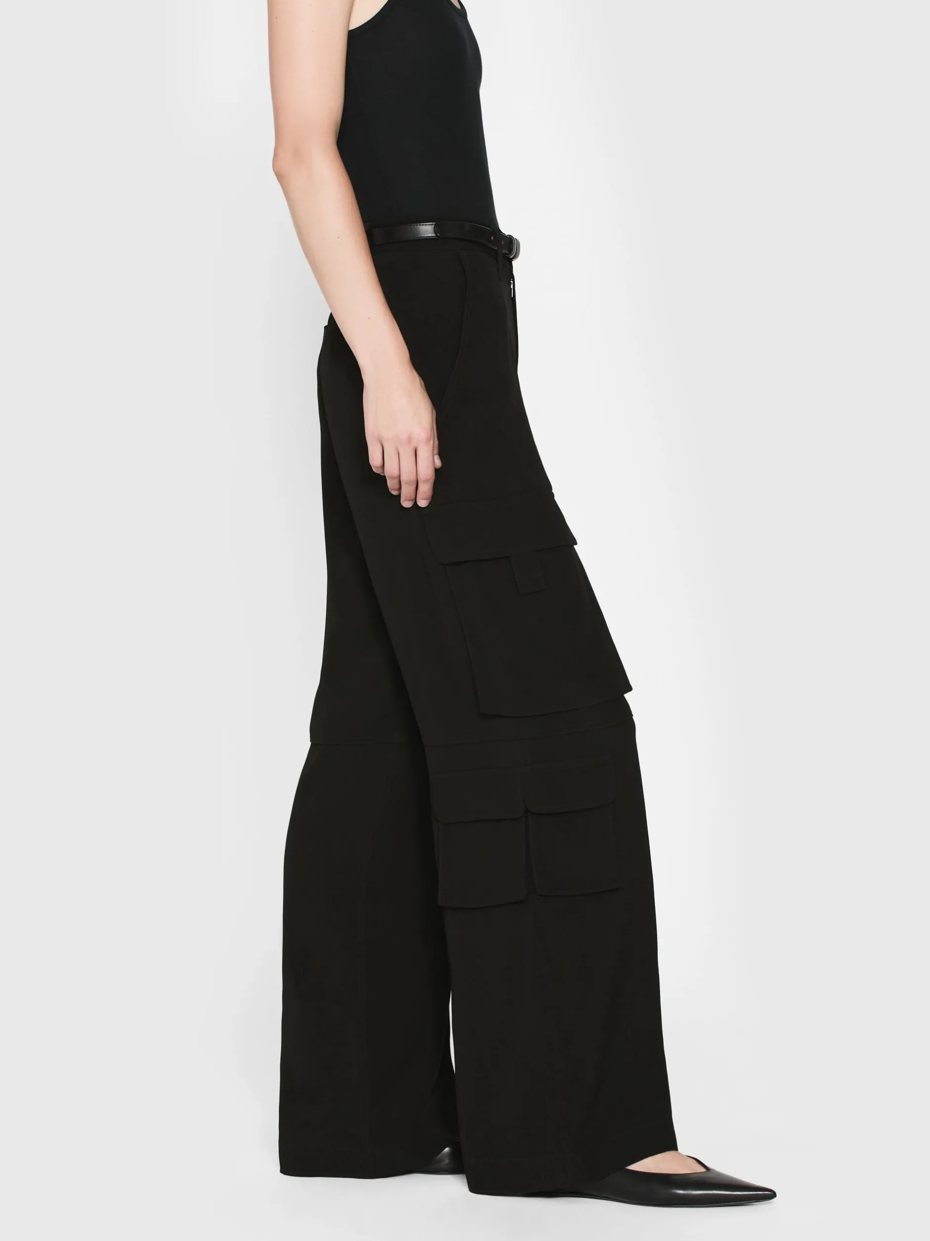 FRAME High Rise Utility Cargo in<Women Pants