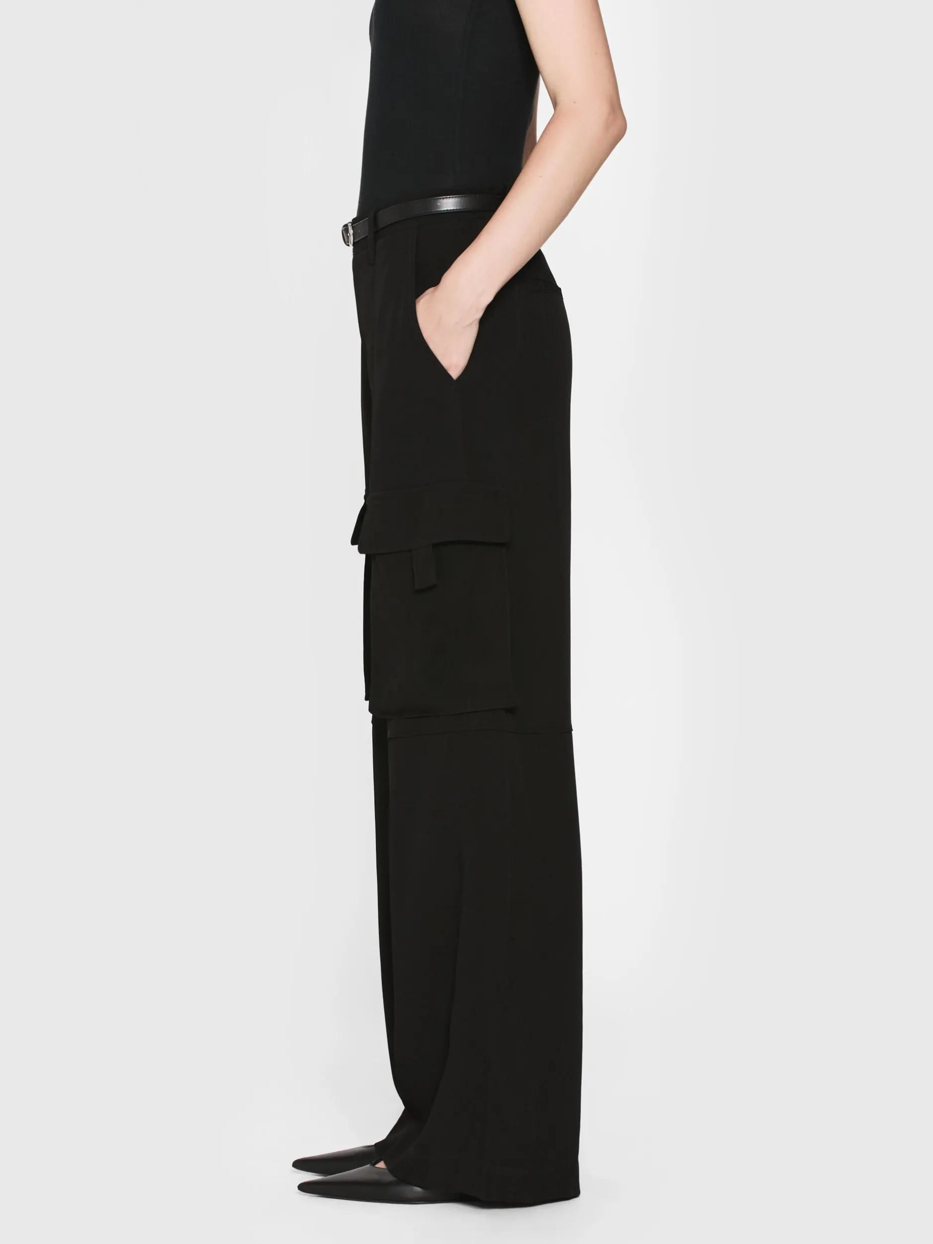 FRAME High Rise Utility Cargo in<Women Pants