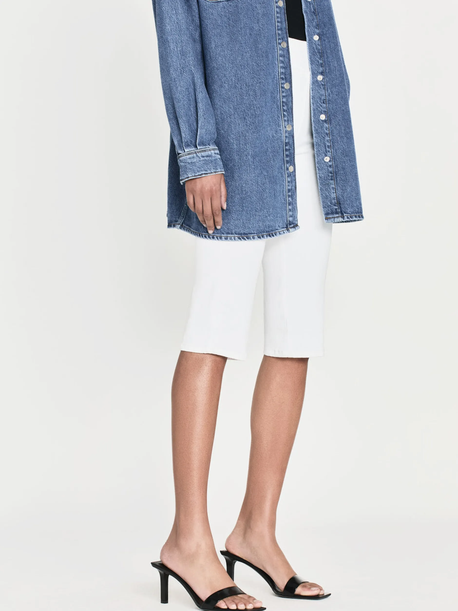 FRAME Jetset Capri in<Women Skirts & Shorts