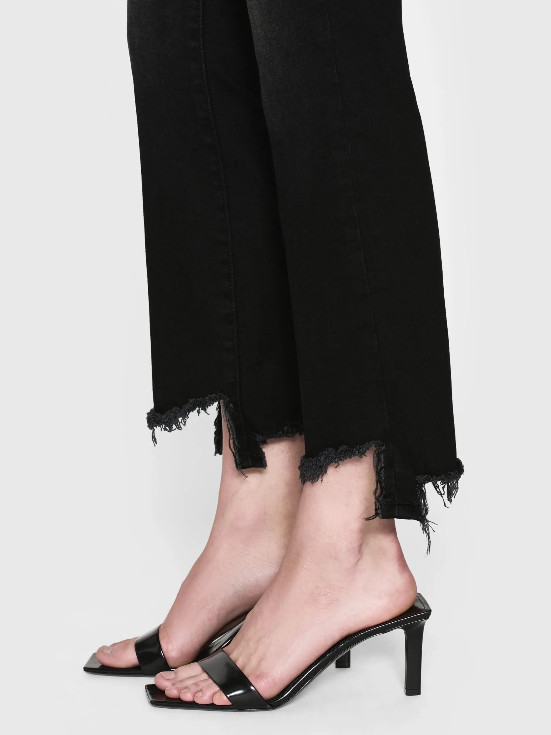 FRAME Le Crop Mini Boot in Tilt Stiletto Hem<Women Bootcut