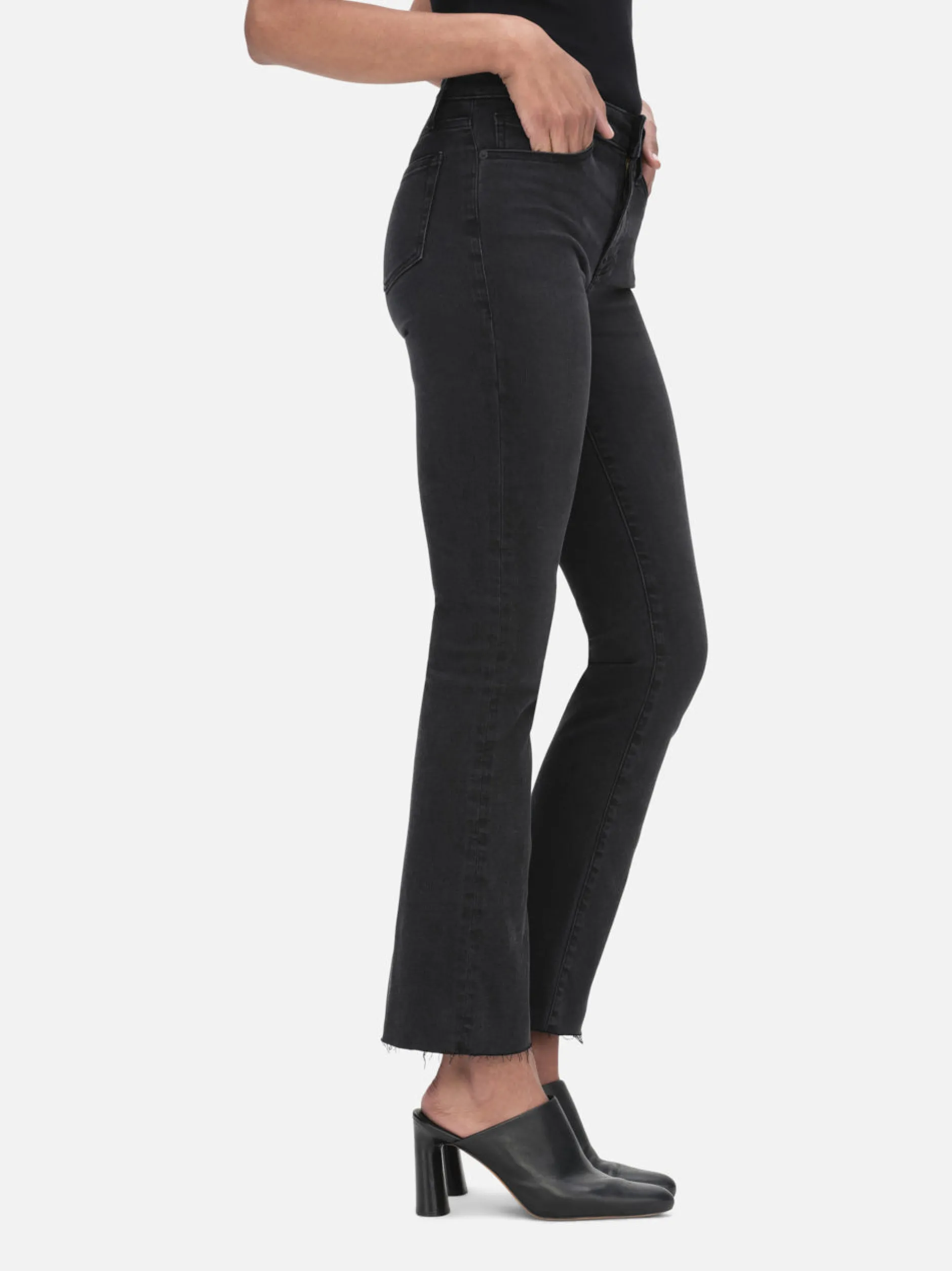 FRAME Le Crop Mini Boot Raw Edge in<Women Bootcut
