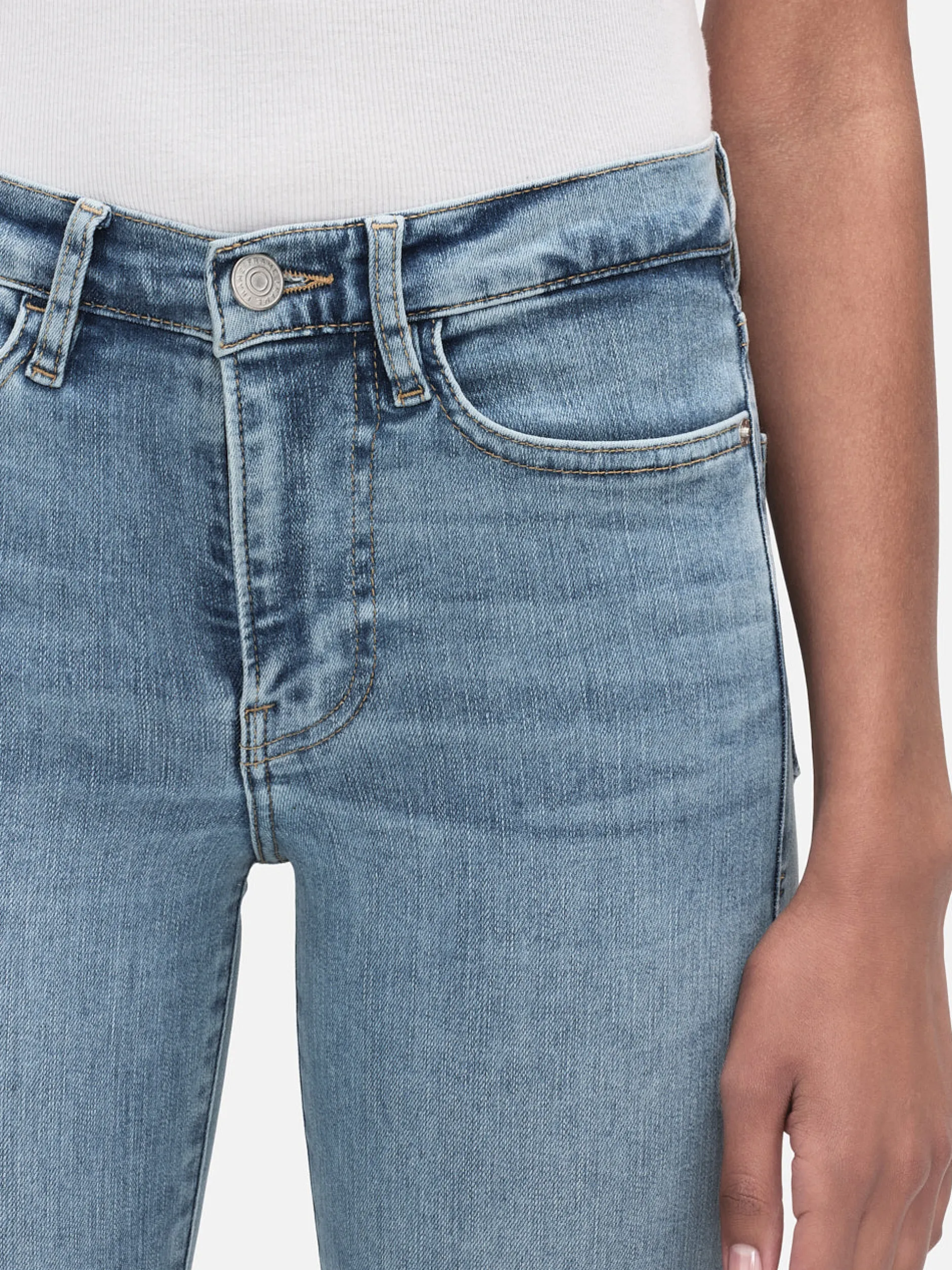 FRAME Le Easy Flare in<Women Flare