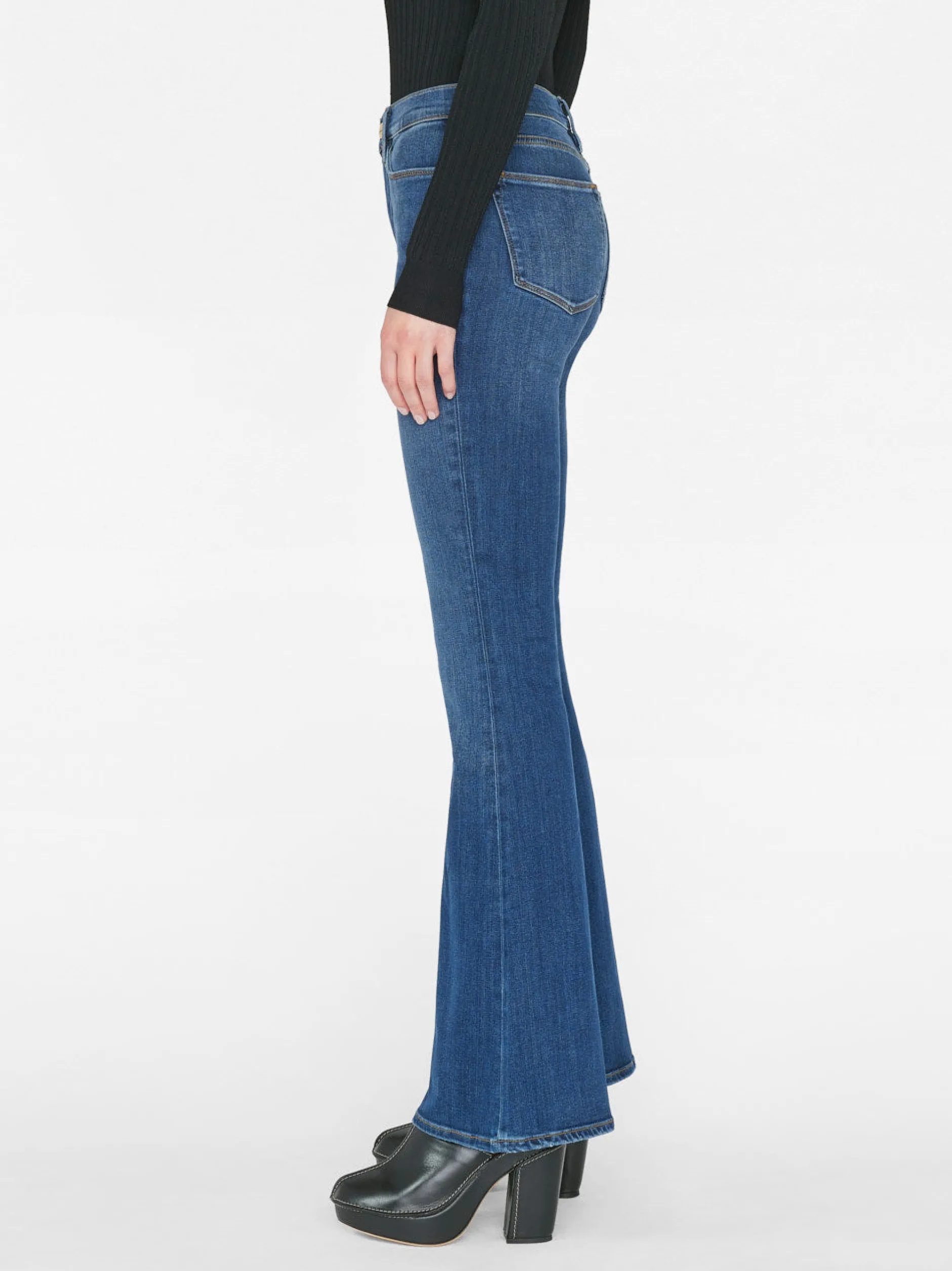 FRAME Le High Flare in<Women Flare|Long