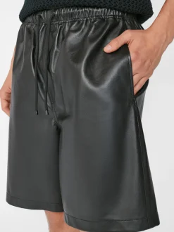 FRAME Leather Short in< Pants & Shorts