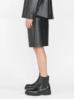 FRAME Leather Short in< Pants & Shorts