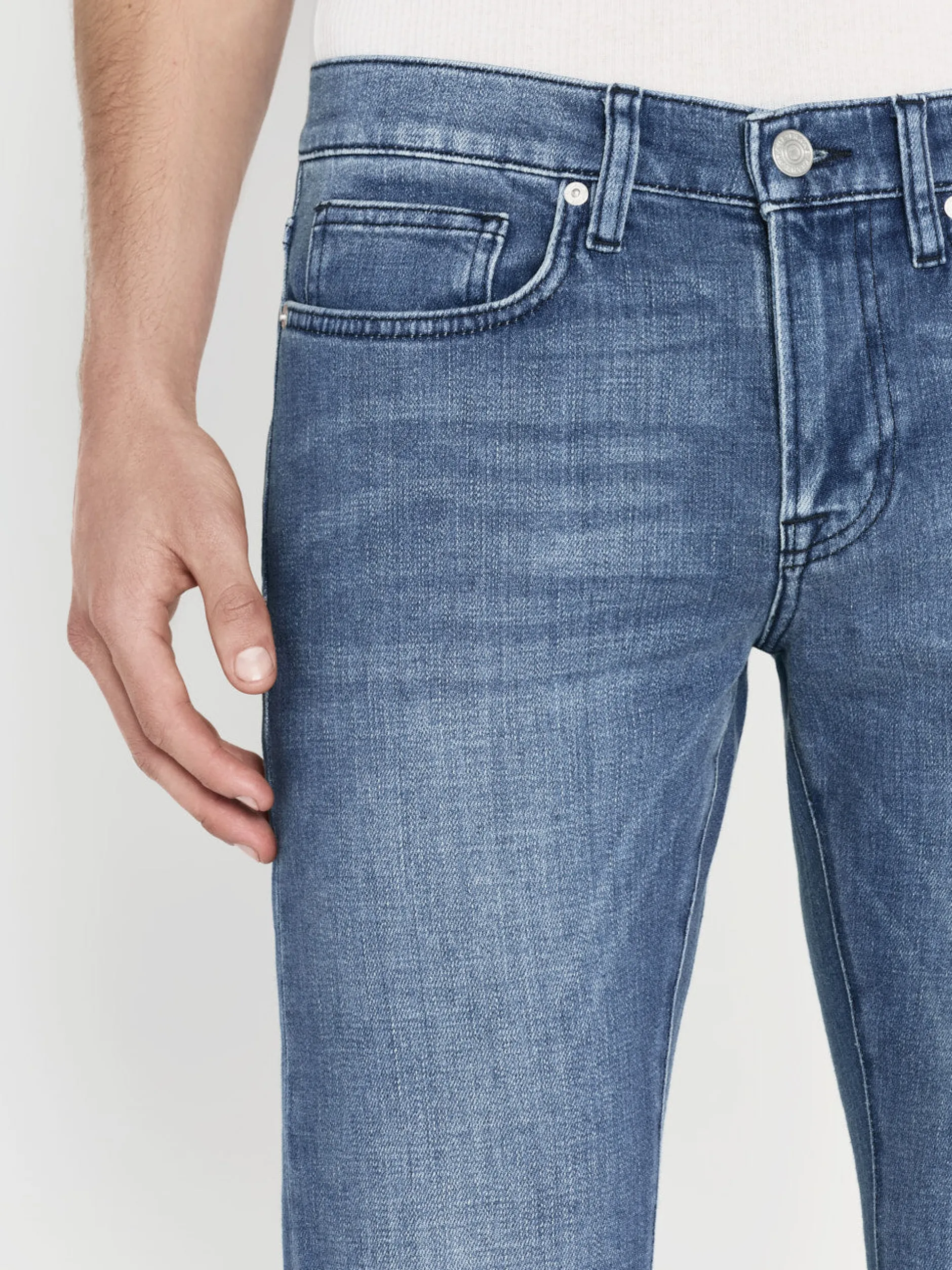 FRAME L'Homme Slim in< Slim