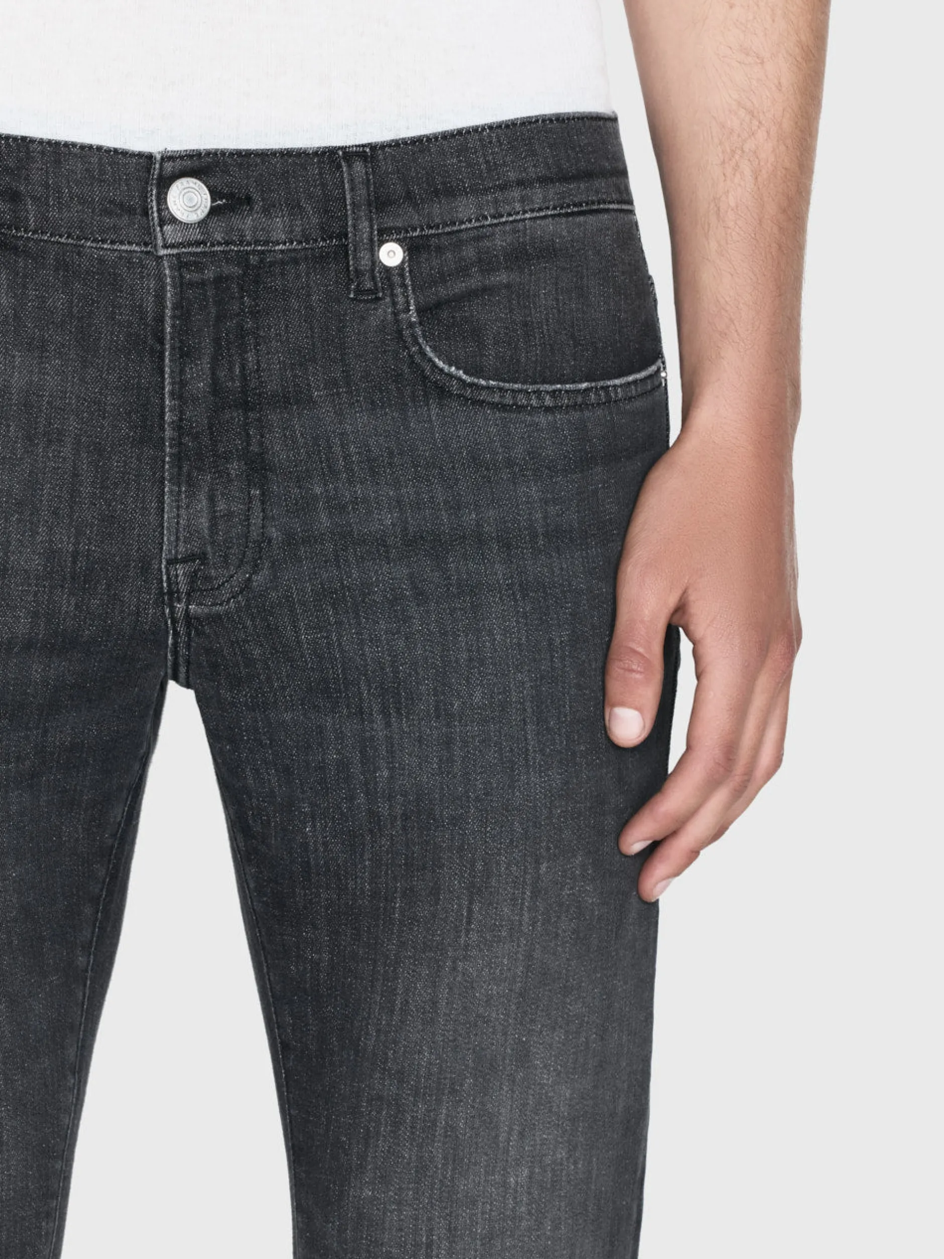 FRAME L'Homme Slim in Daxton Dark< Slim