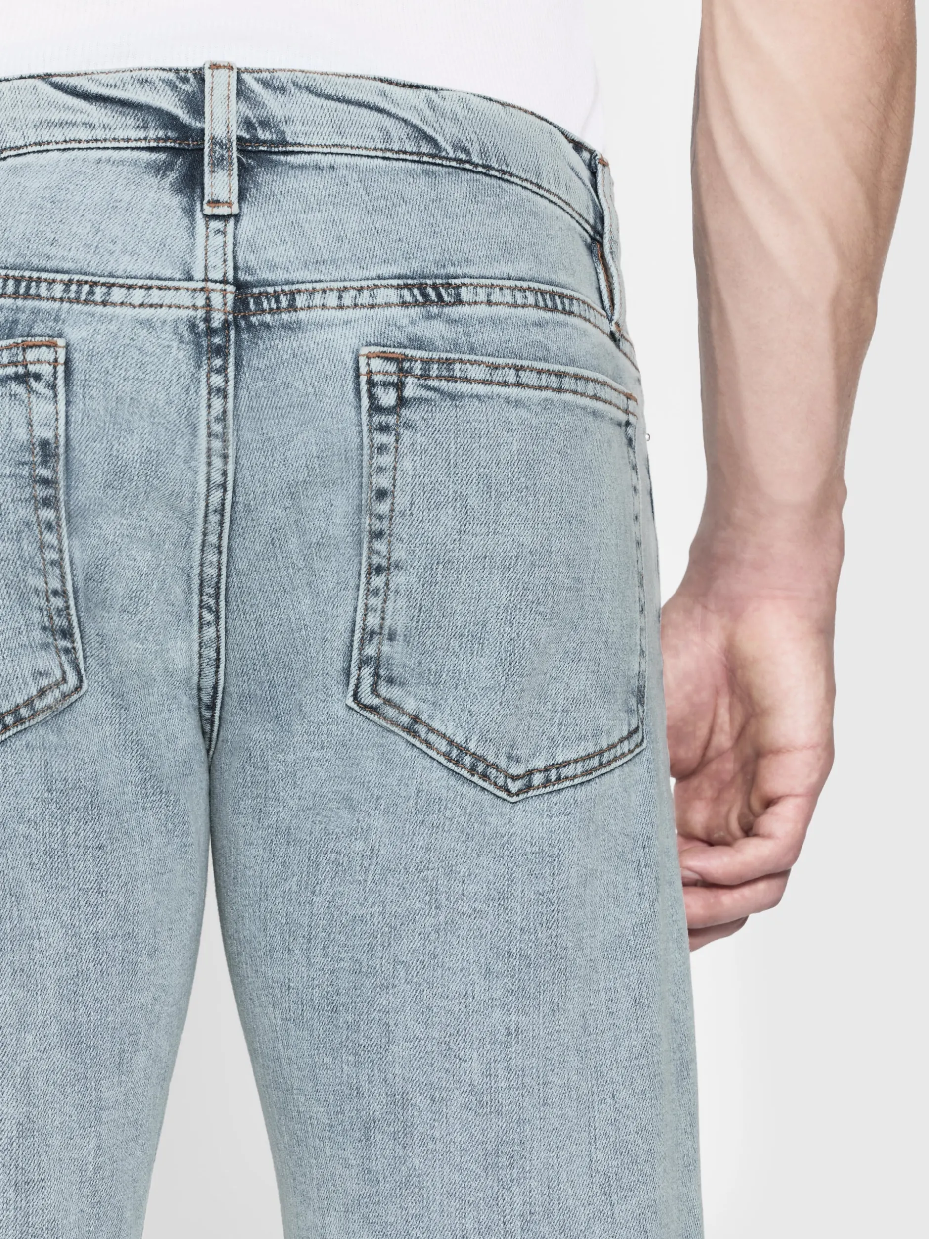 FRAME L'Homme Slim in< Slim