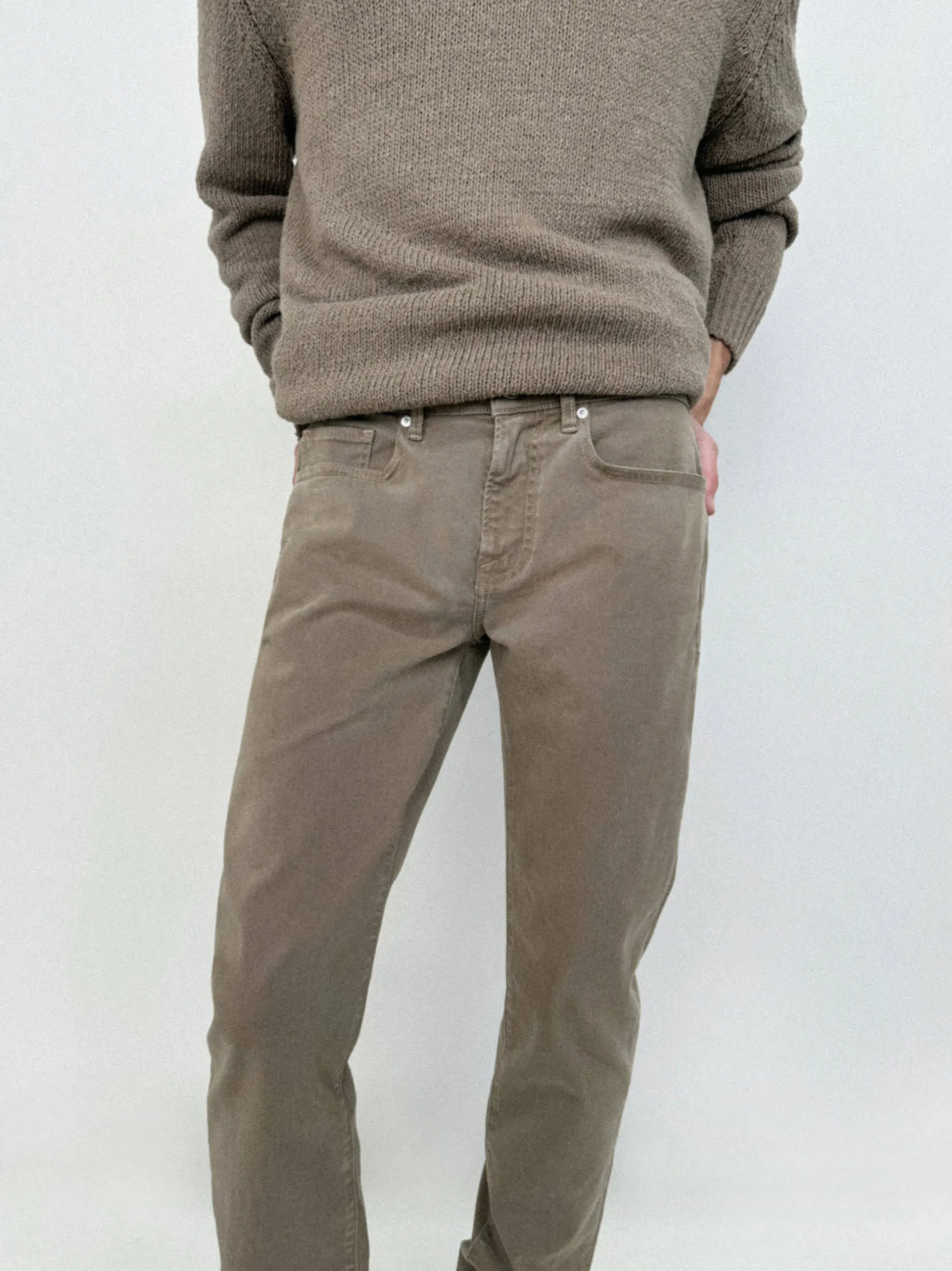 FRAME L'Homme Slim Brushed Twill in Dusty Grey< Slim
