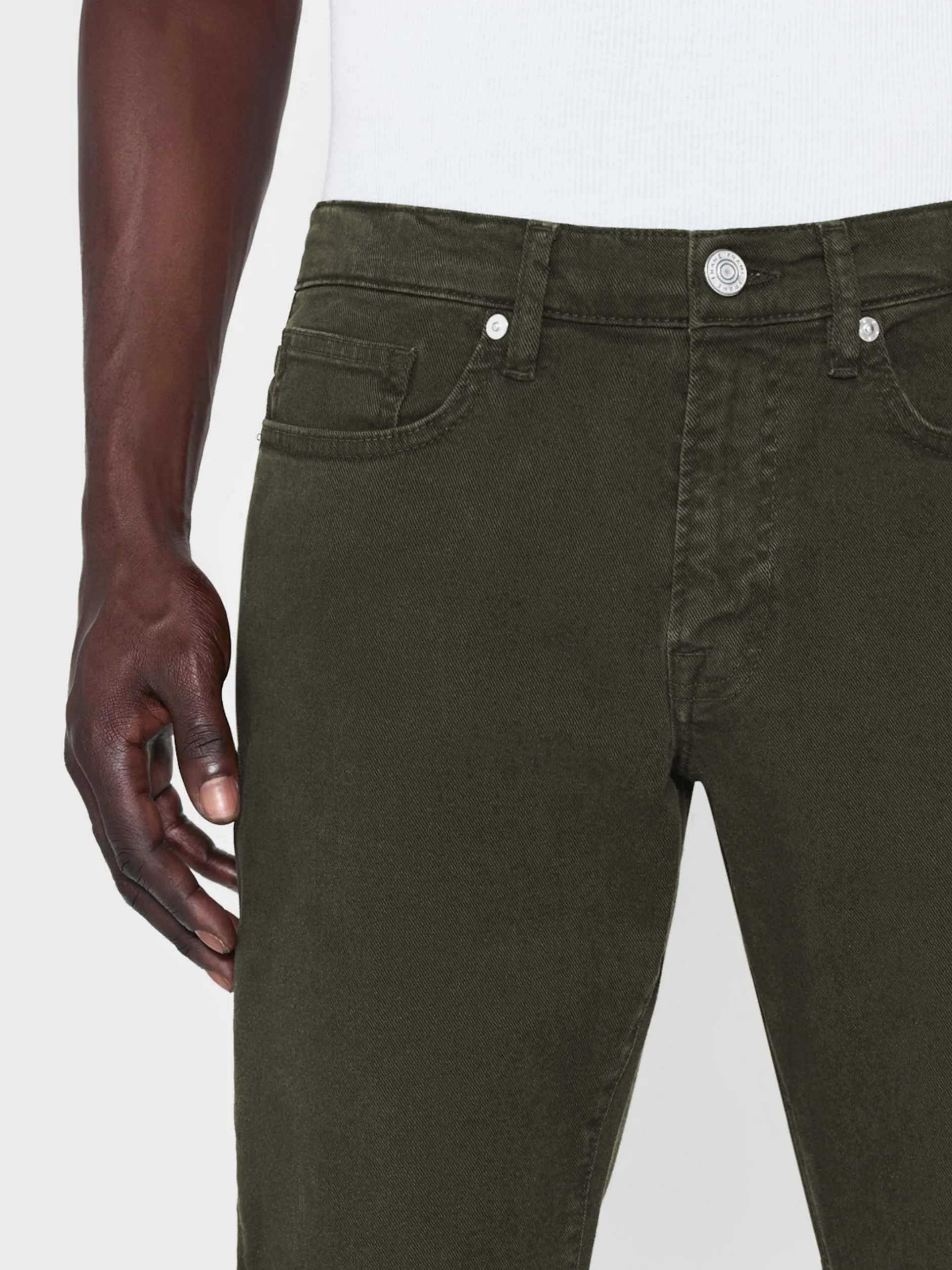 FRAME L'Homme Slim Twill in Garage Moss Green< Slim