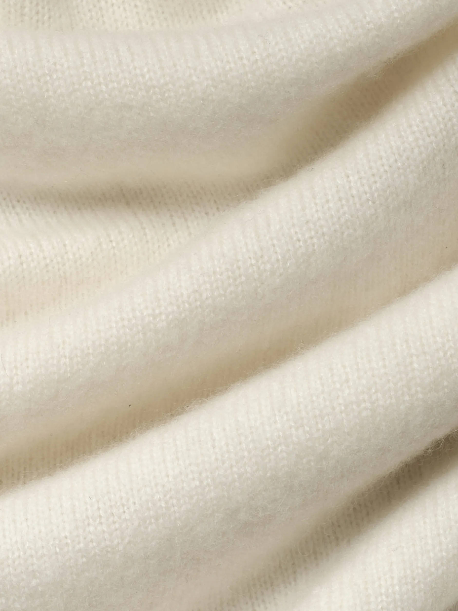 FRAME Lightweight Cashmere Silk Sweater in< Sweaters & Hoodies