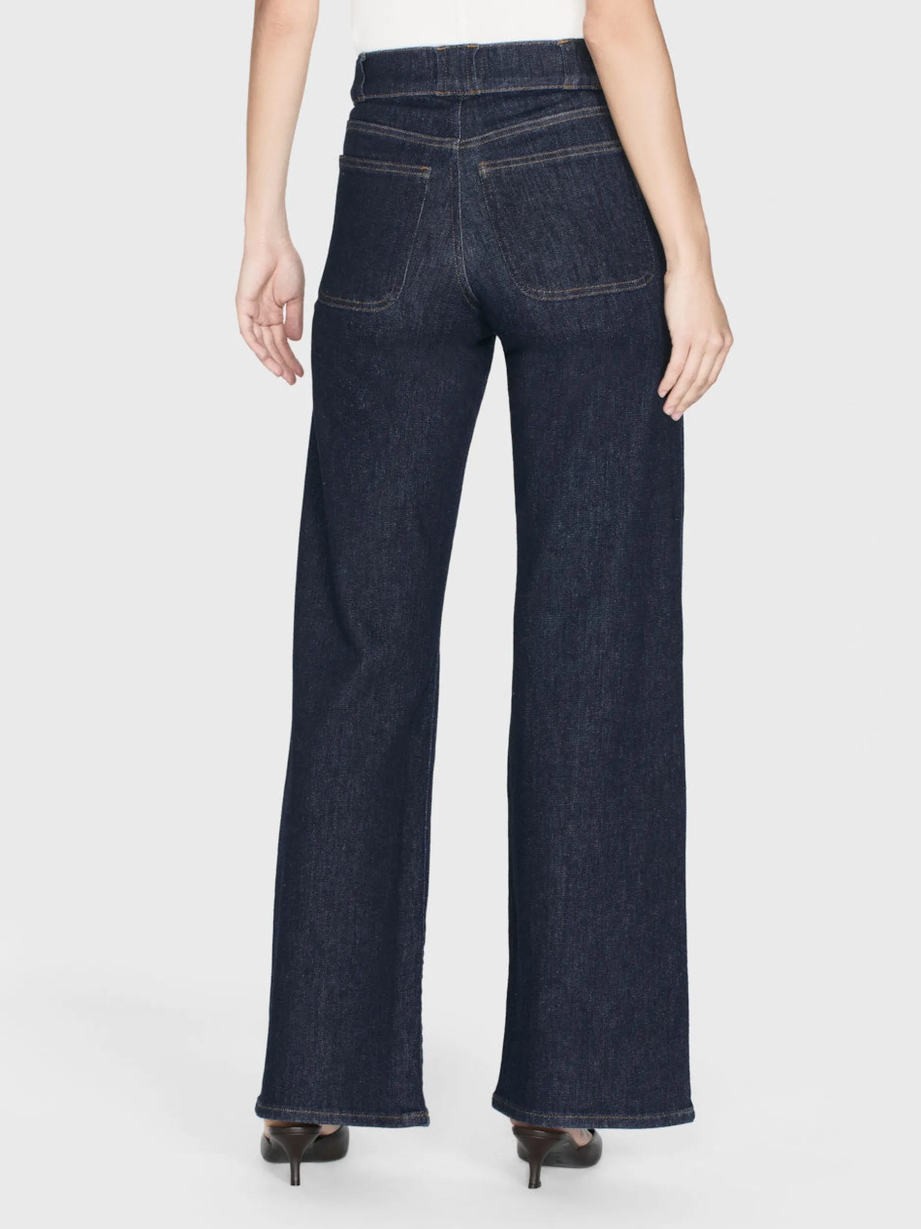 FRAME Modern Pocket Jean in<Women Wide Leg