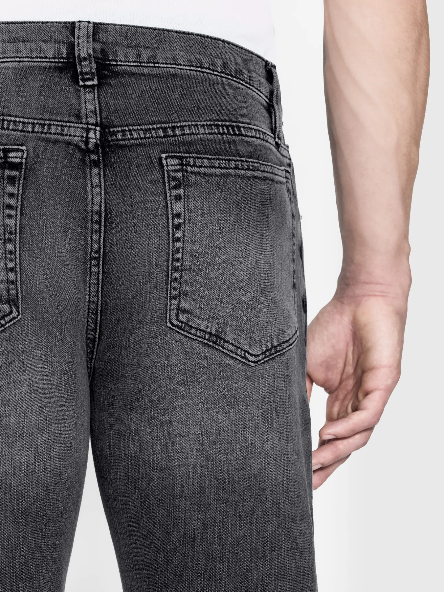 FRAME Modern Straight in< Straight