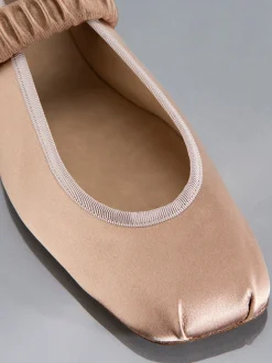 FRAME Odin Ballet Flat in<Women All Accessories & Shoes