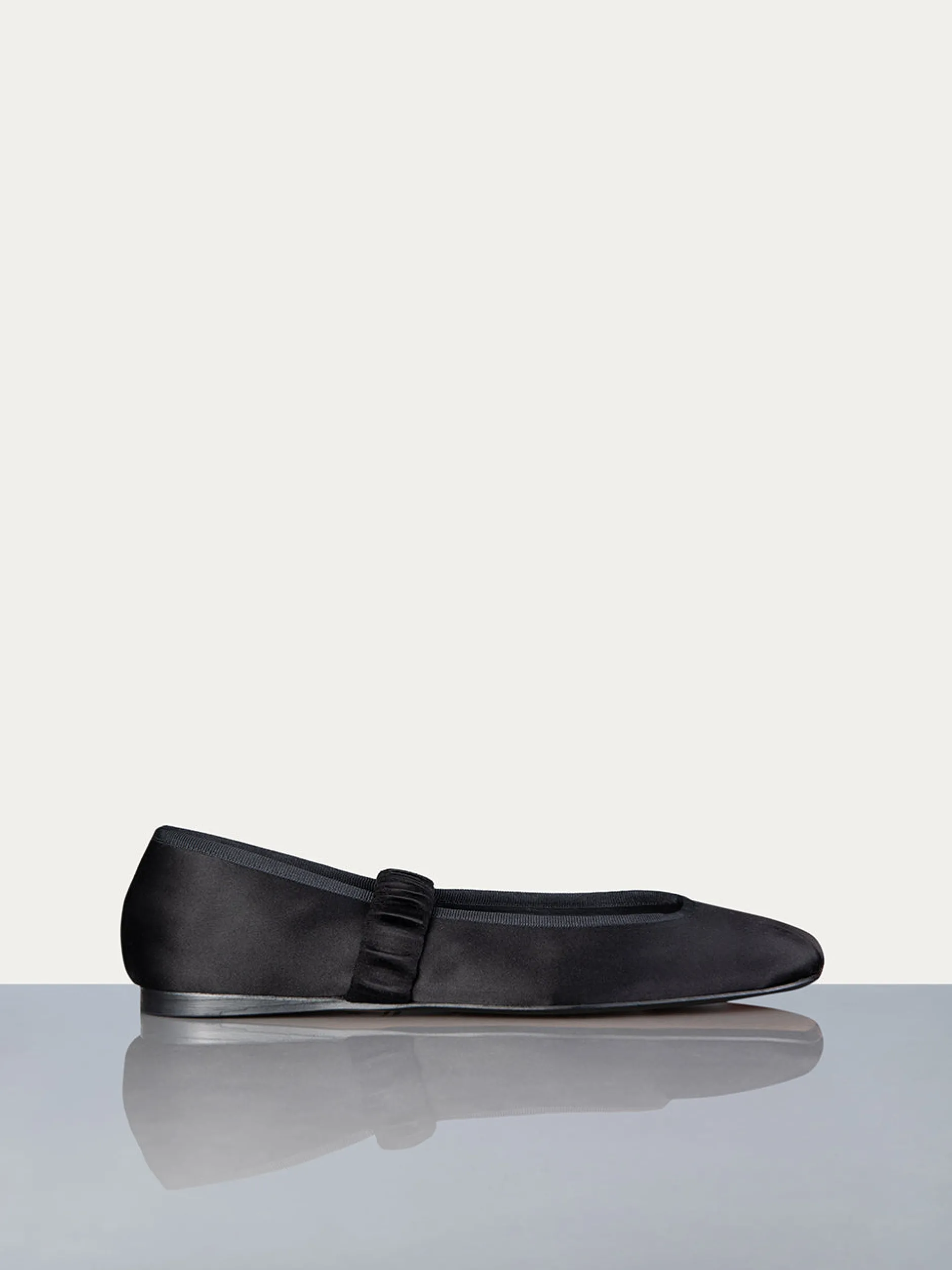 FRAME Odin Ballet Flat in<Women All Accessories & Shoes