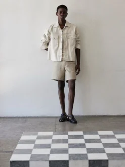FRAME Patch Traveler Short in Dark Beige< Pants & Shorts