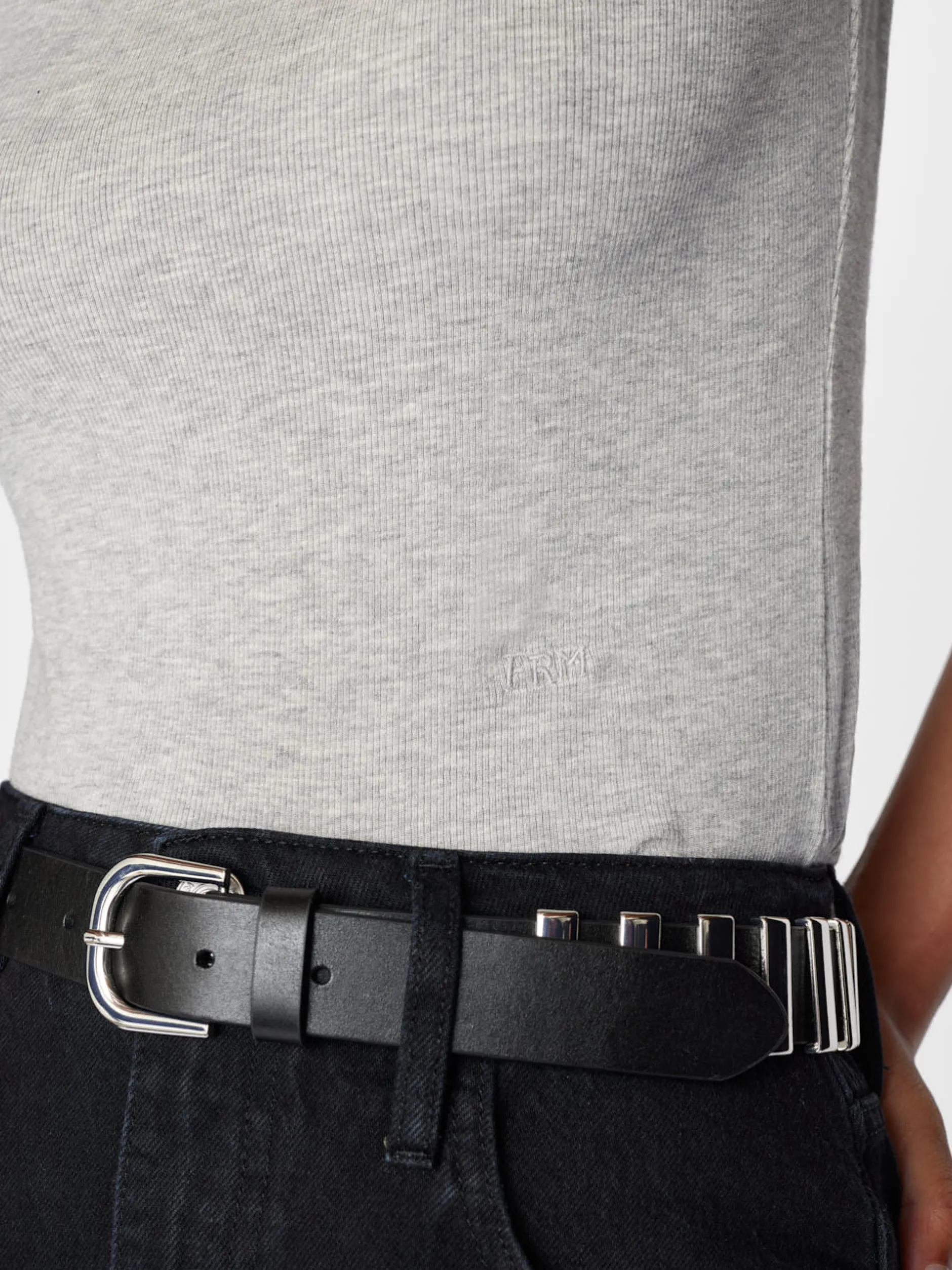 FRAME Refined Rib Mock Neck in Gris Heather<Women Tanks & Tees