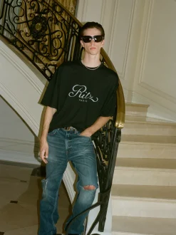 FRAME Ritz Men's Cropped Relaxed T Shirt in< Tees & Polos