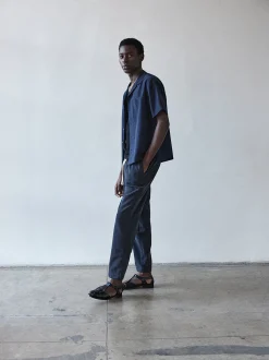 FRAME Short Sleeve Camp Collar Shirt in Dark Navy< Shirts