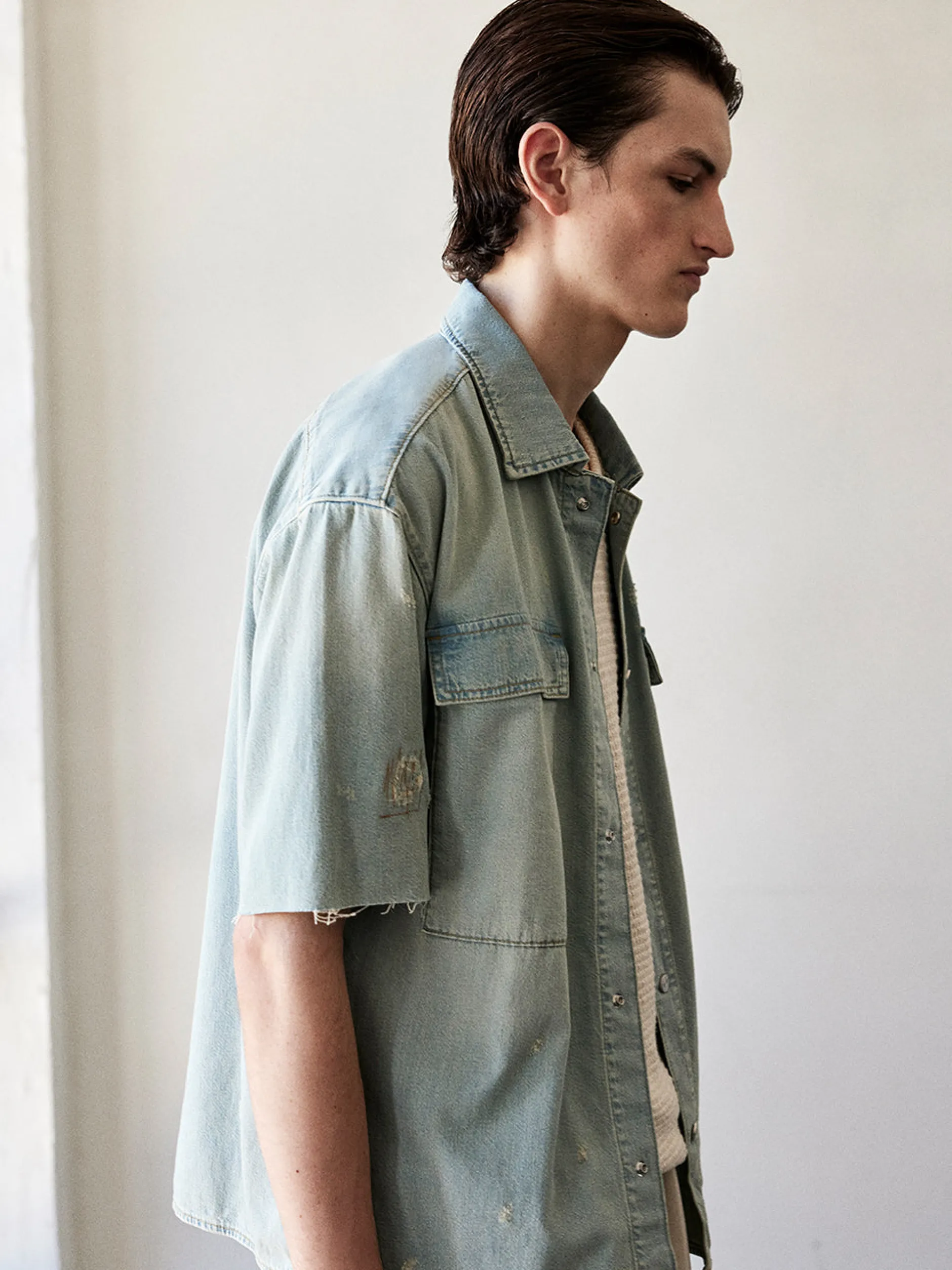 FRAME Short Sleeve Relaxed Denim Shirt in< Denim Shirts|Shirts