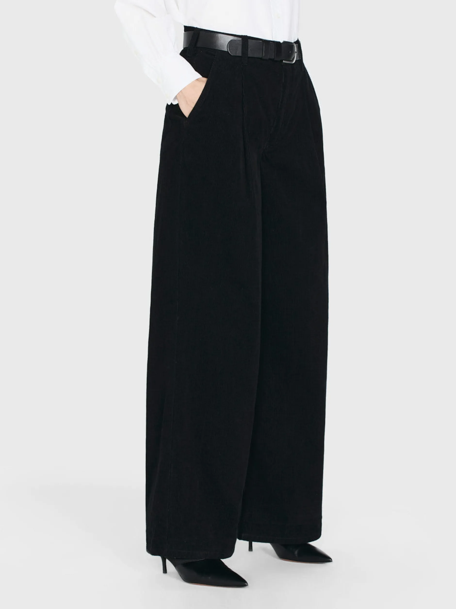 FRAME The Corduroy Trouser in<Women Pants