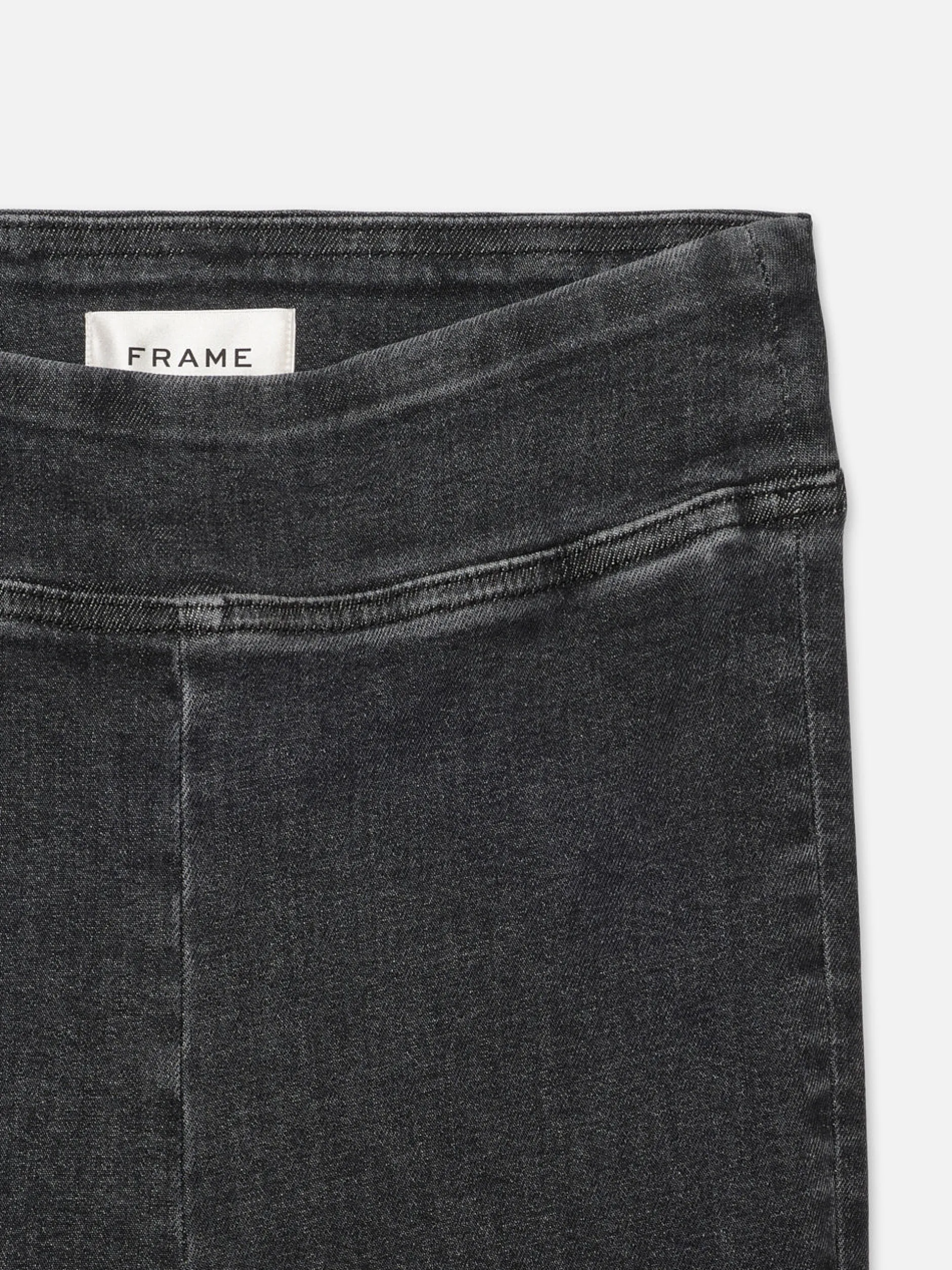 FRAME The Jetset Flare in<Women Flare