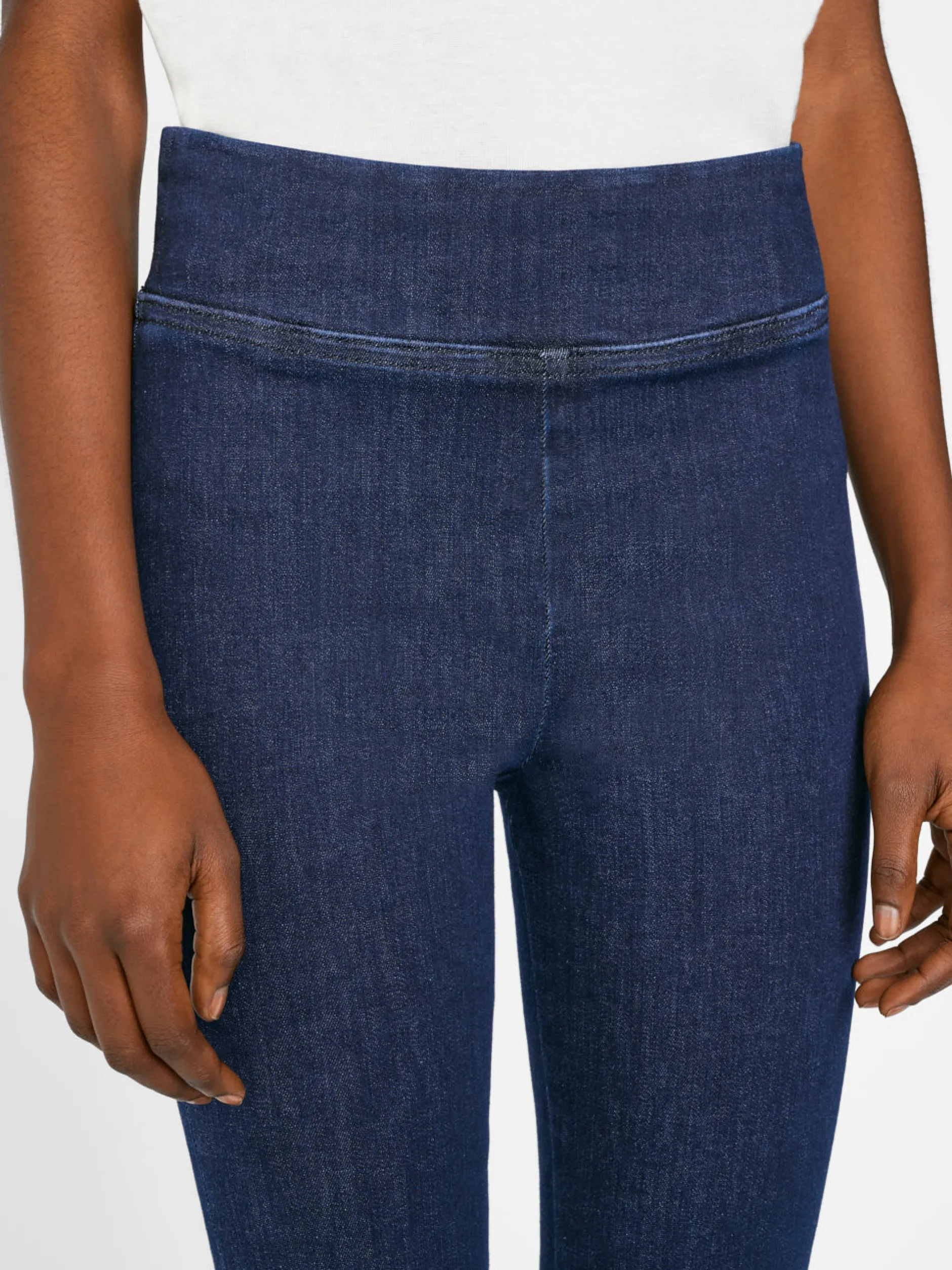 FRAME The Jetset Slit Flare in<Women Flare