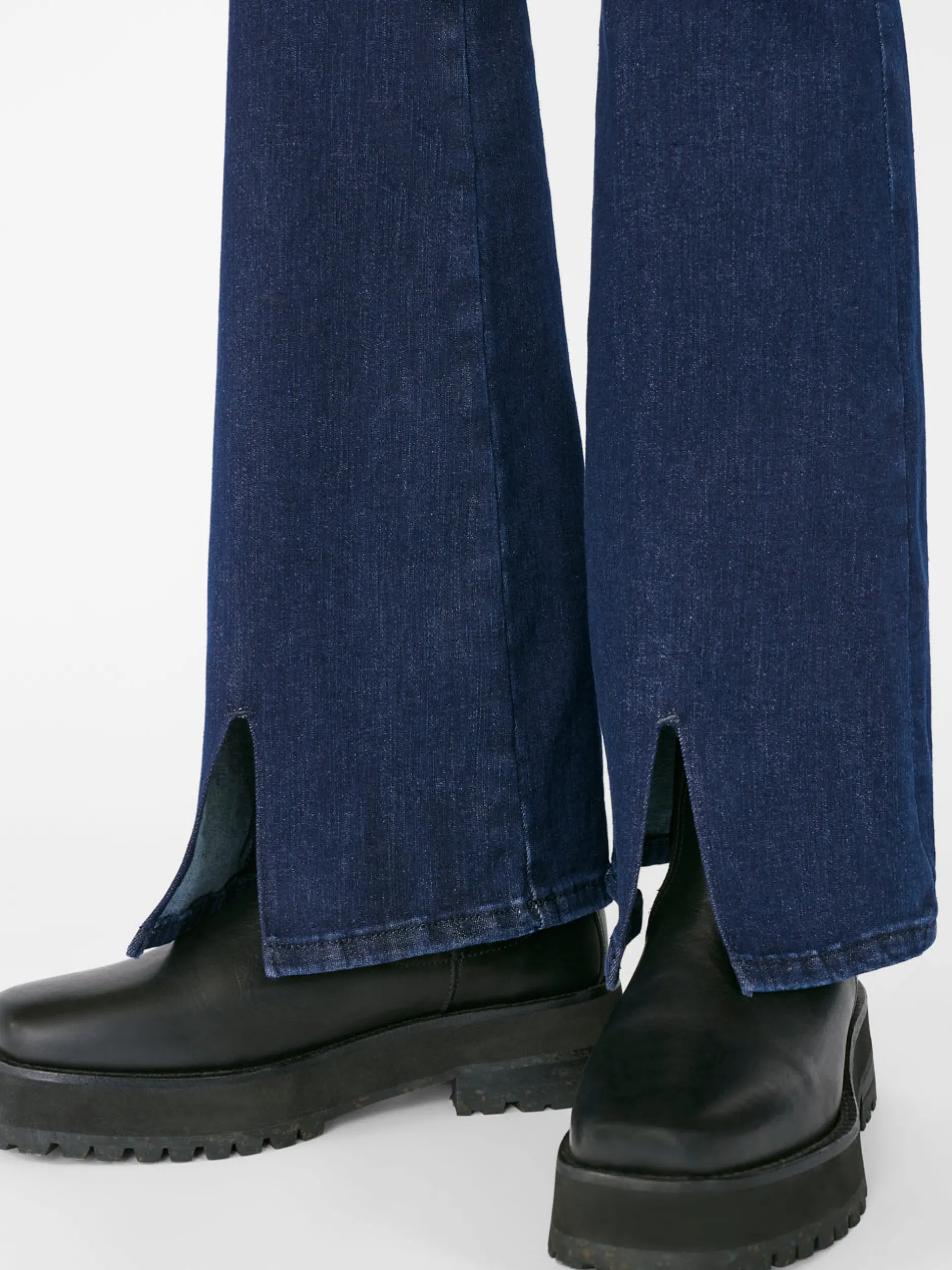 FRAME The Jetset Slit Flare in<Women Flare