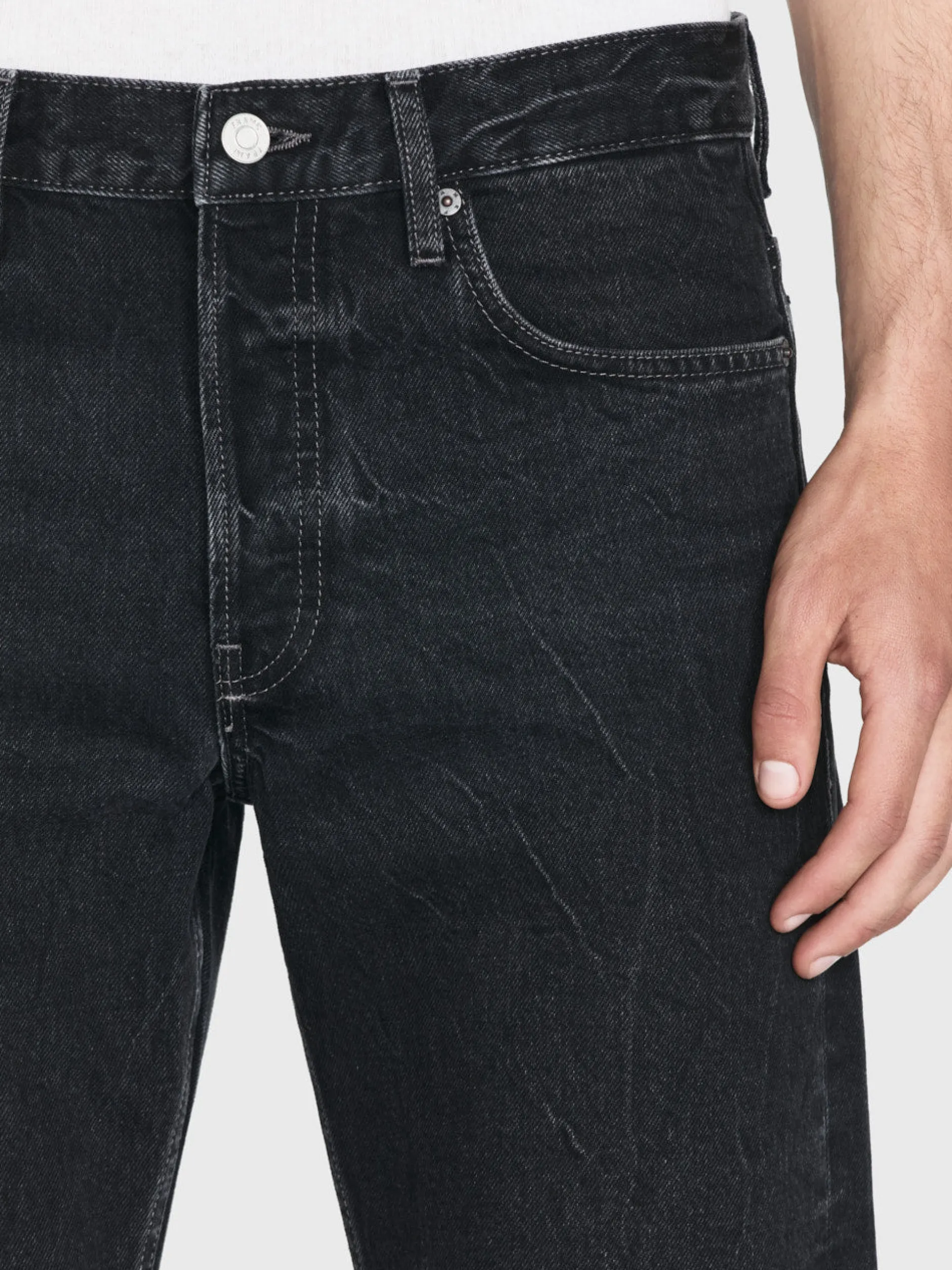 FRAME The Straight Jean in< Straight