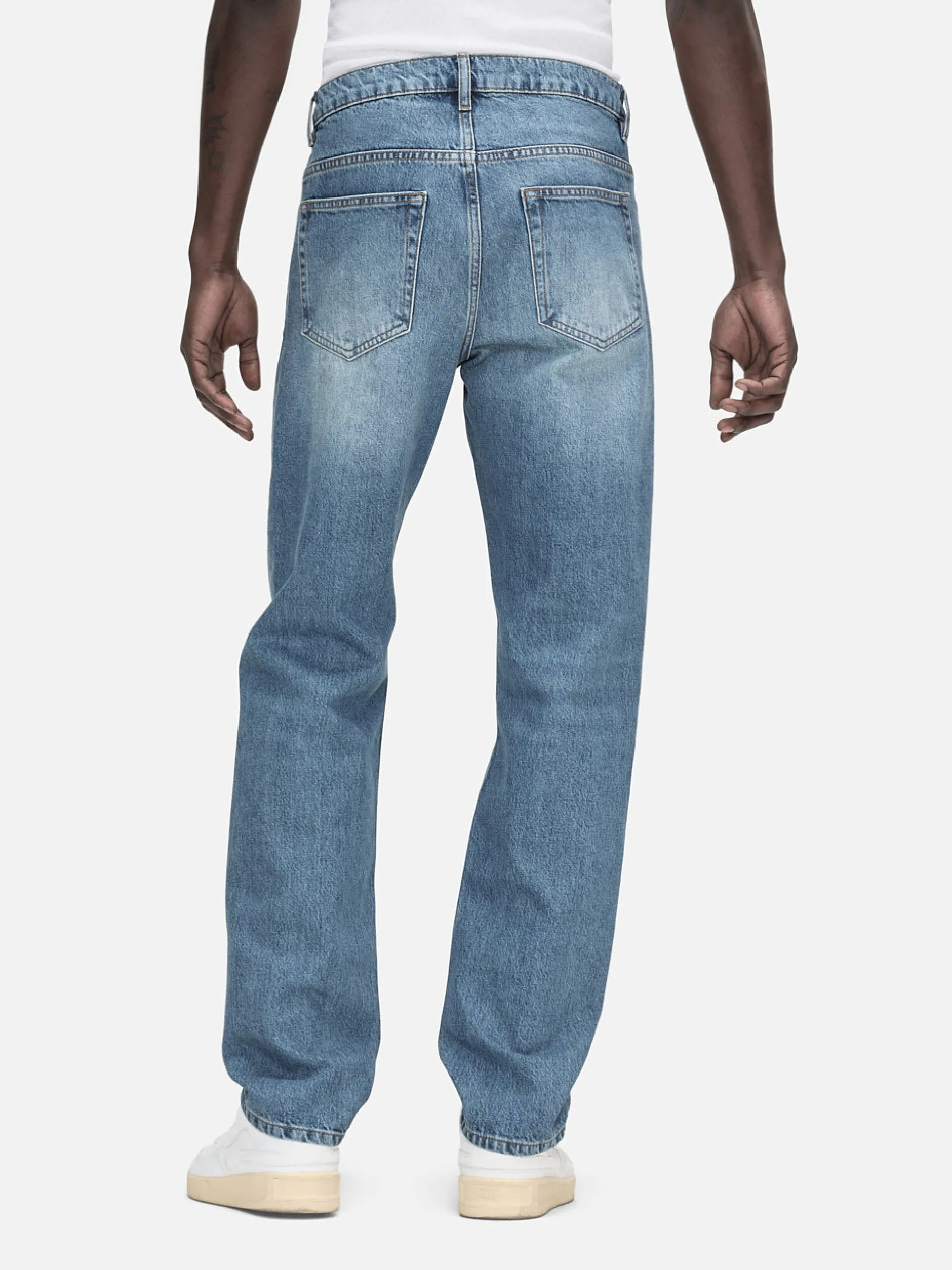 FRAME The Straight Jean in Raywood Clean< Straight